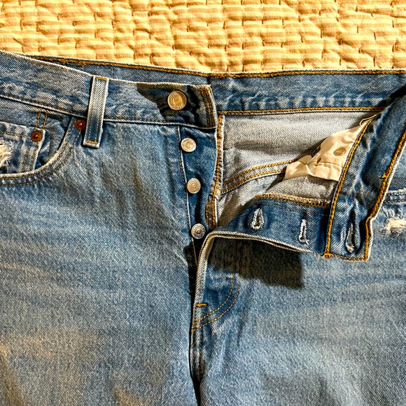 Levi’s - Picture 3 of 5